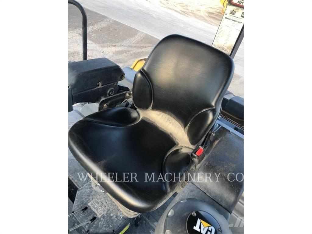 CAT CB66B CW Катки тротуарные