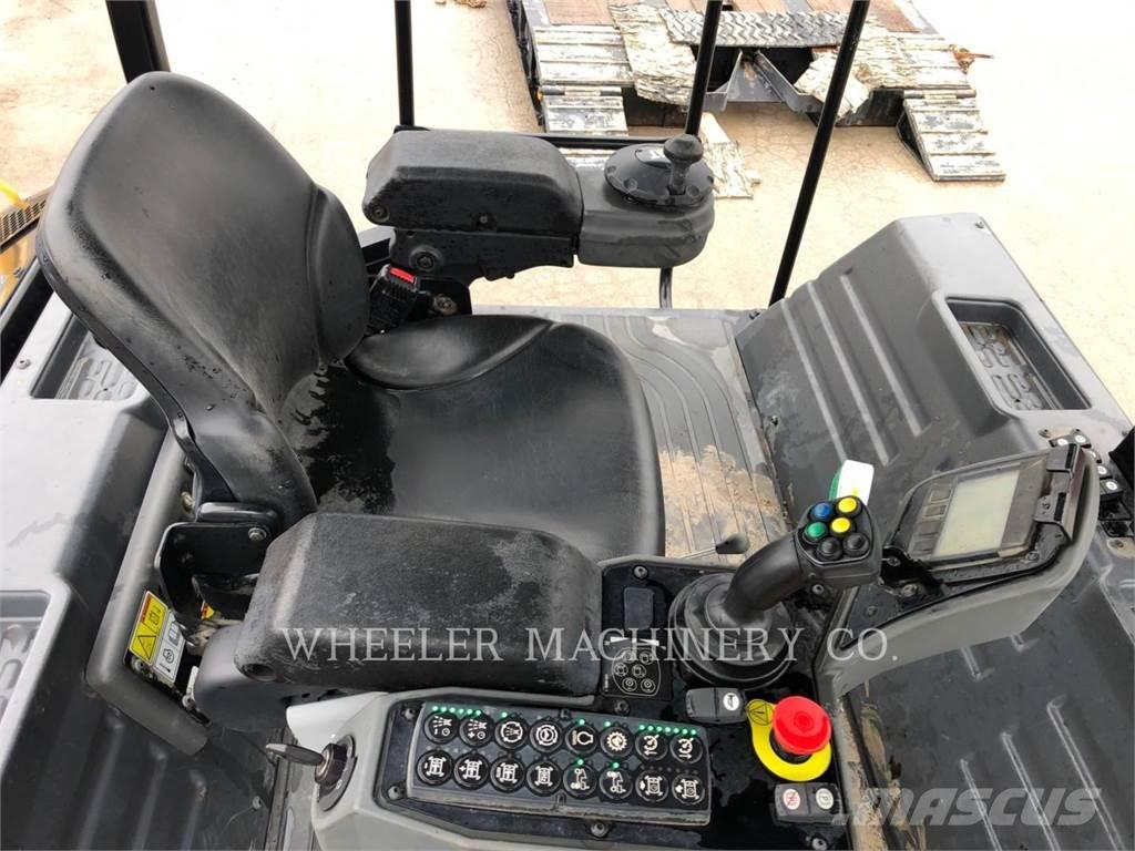 CAT CB66B CW Катки тротуарные