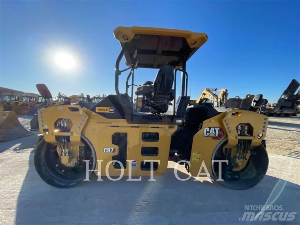 CAT CB7 Грунтовые катки
