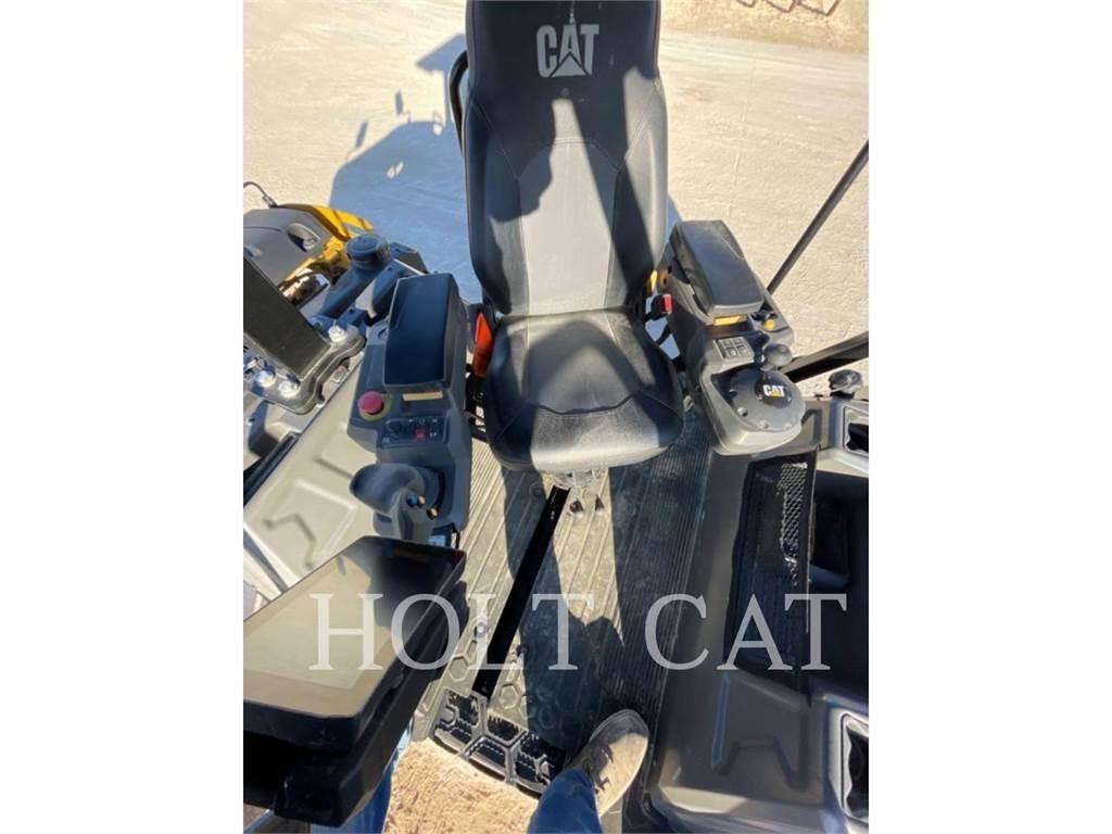 CAT CB7 Грунтовые катки