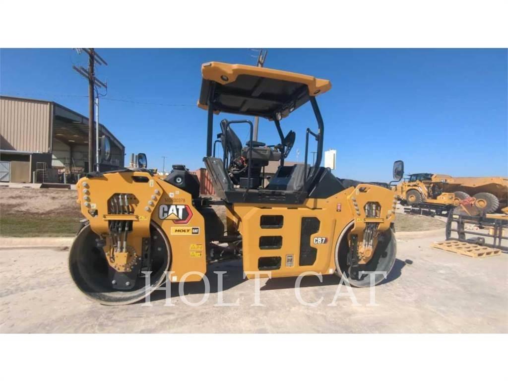 CAT CB7 Грунтовые катки