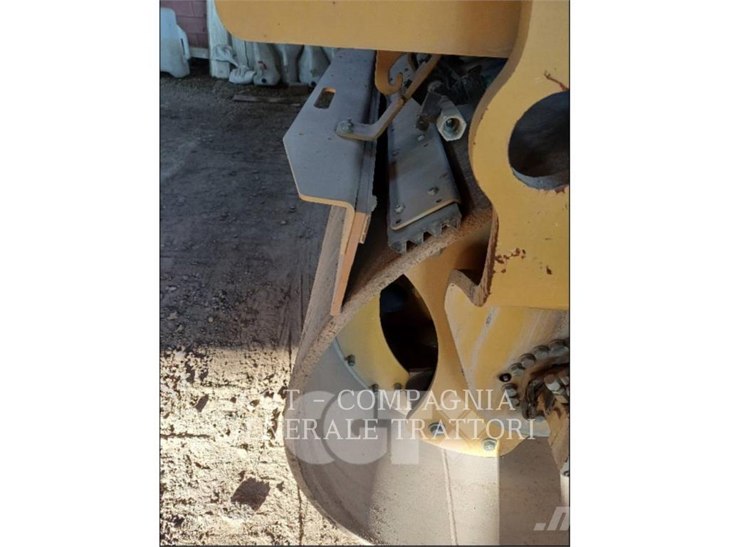 CAT CB7 Асфальтоукладчики