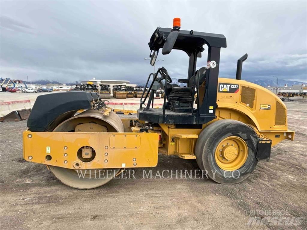CAT CCS7 Катки тротуарные