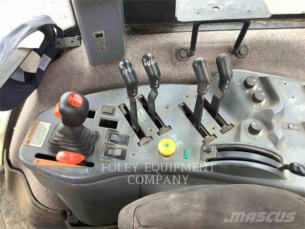 CAT CH55 Трактора