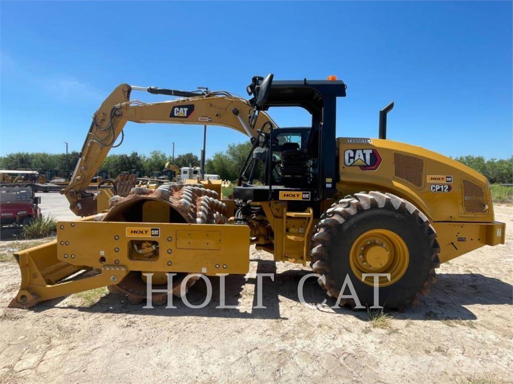CAT CP12 Грунтовые катки