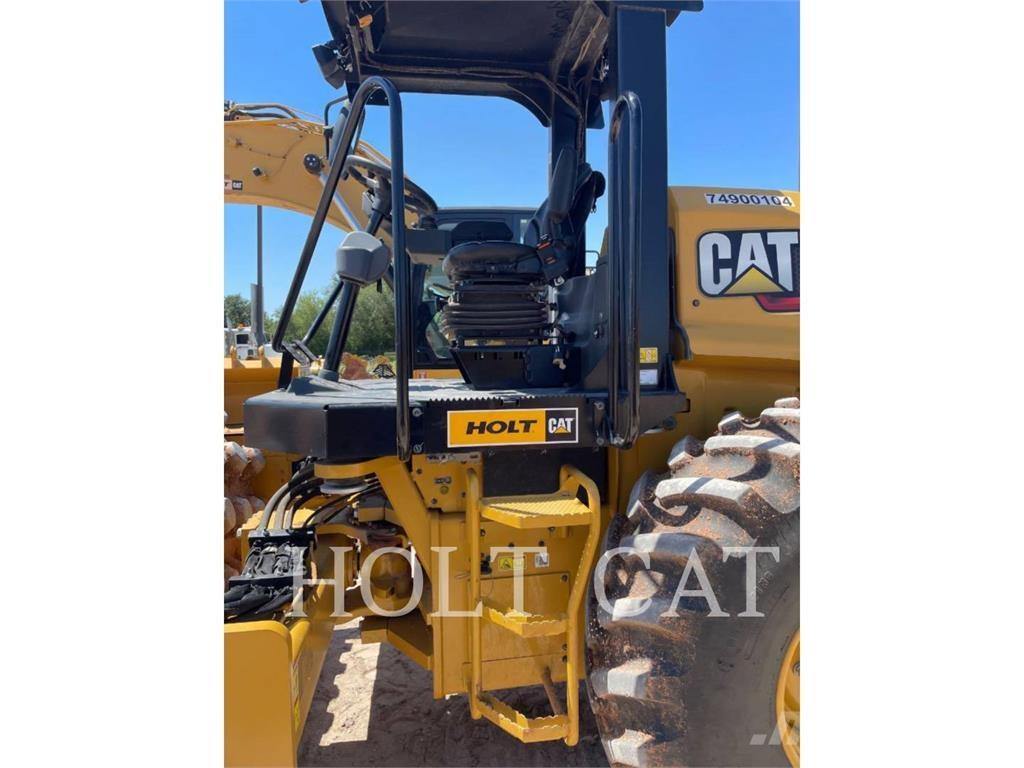 CAT CP12 Грунтовые катки
