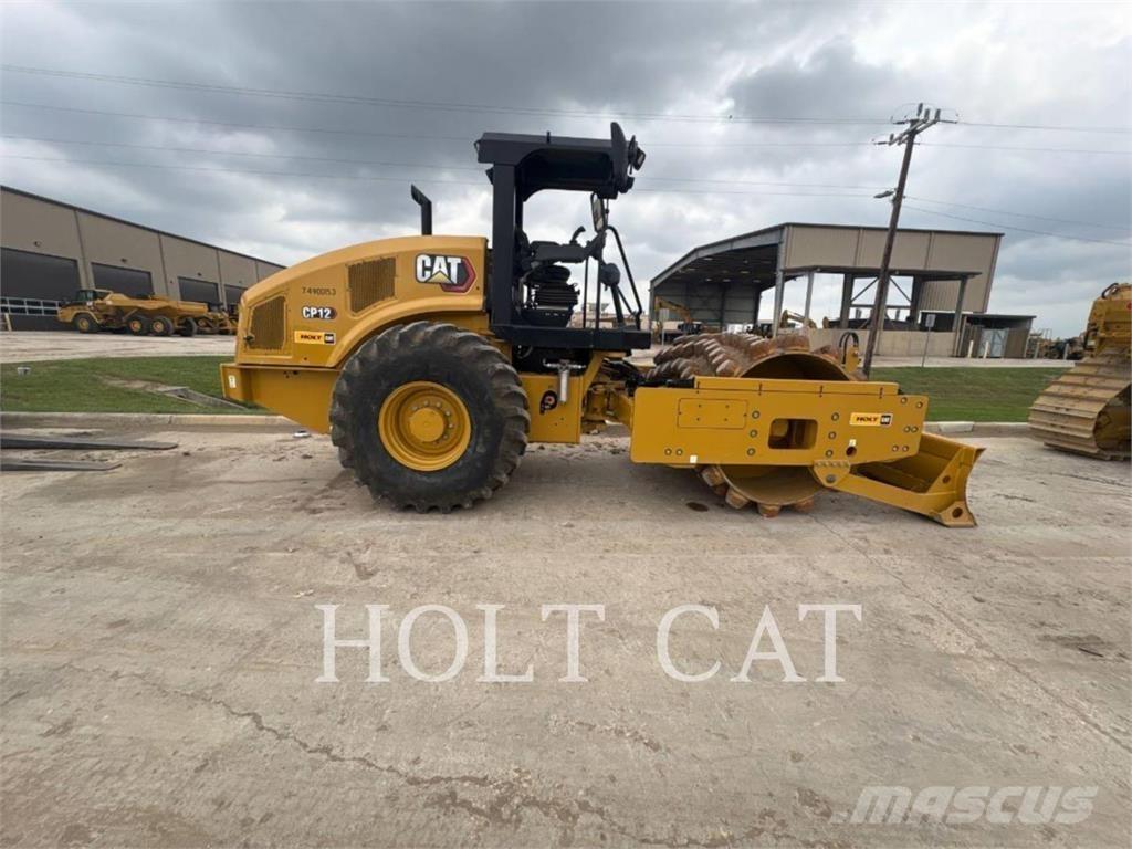 CAT CP12 Грунтовые катки