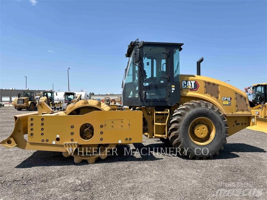 CAT CP16 Грунтовые катки