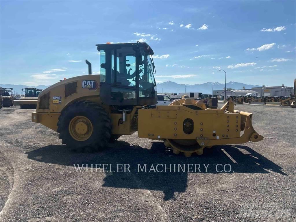 CAT CP16 Грунтовые катки