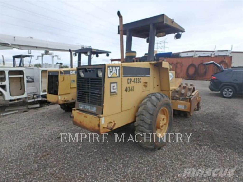 CAT CP433C Грунтовые катки