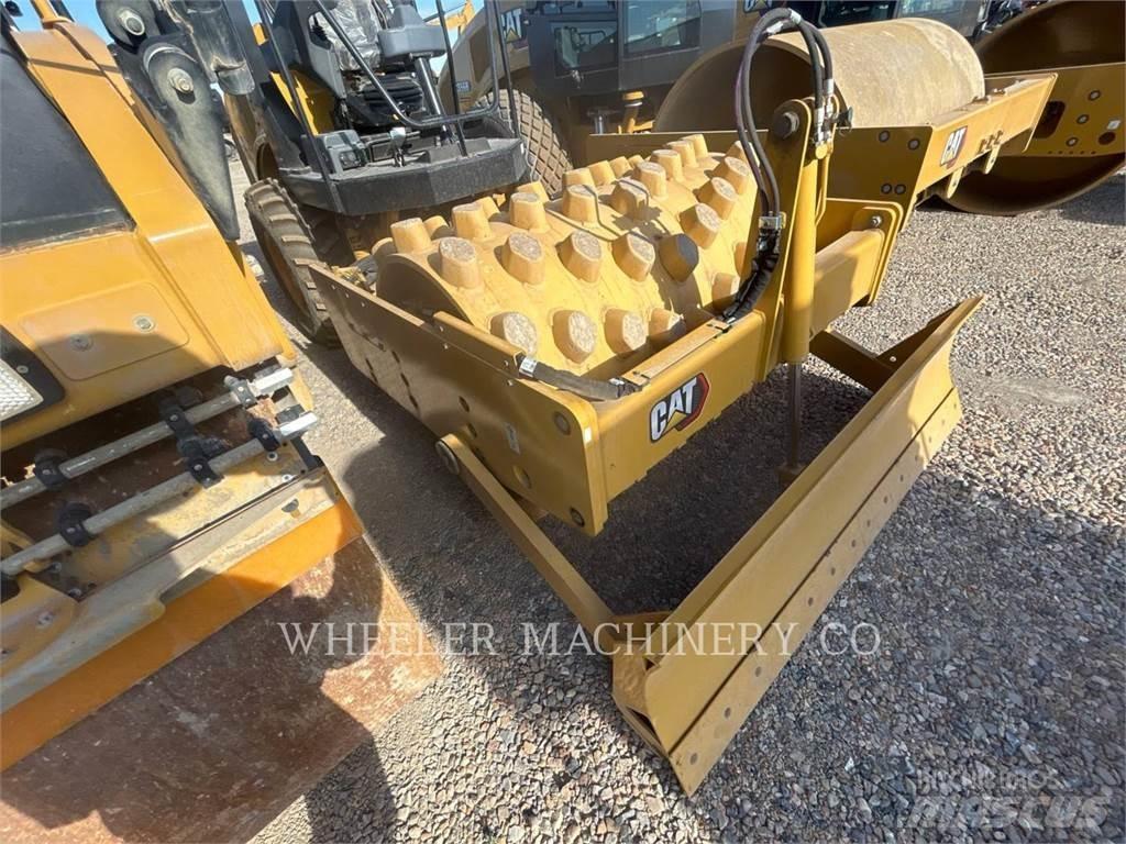 CAT CP44B Грунтовые катки