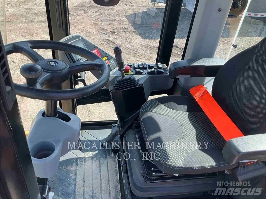 CAT CP44B Грунтовые катки