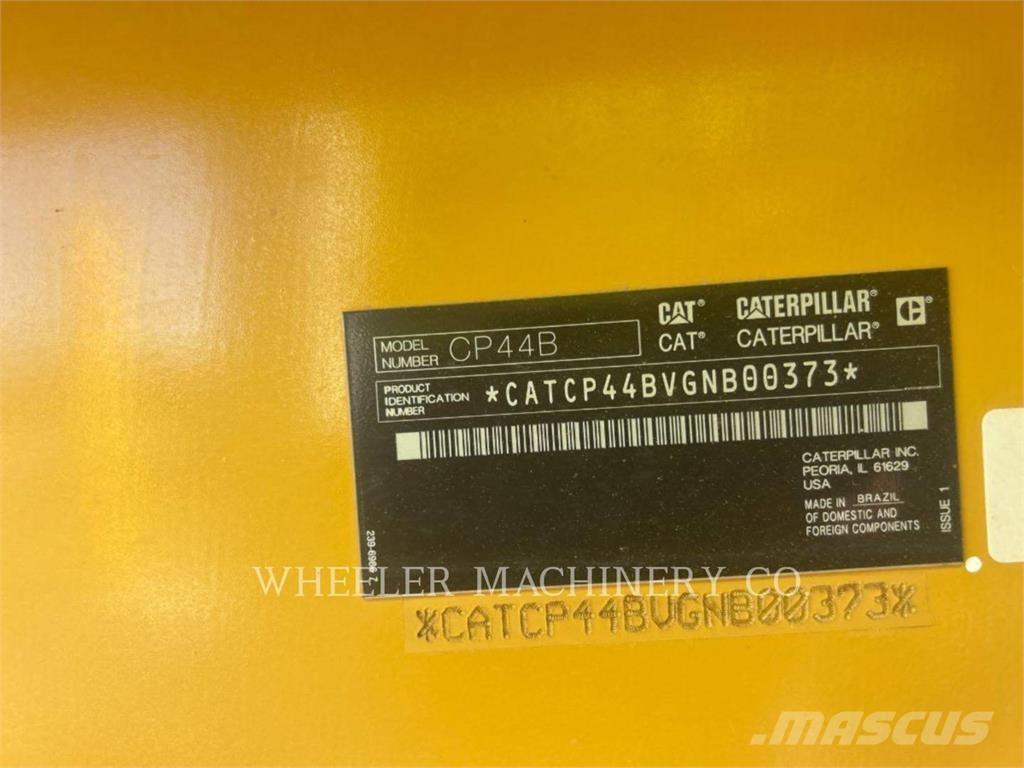 CAT CP44B Грунтовые катки