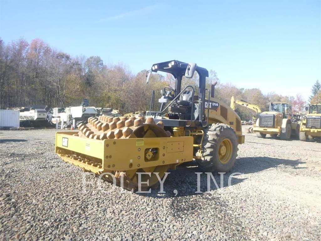 CAT CP54B Грунтовые катки