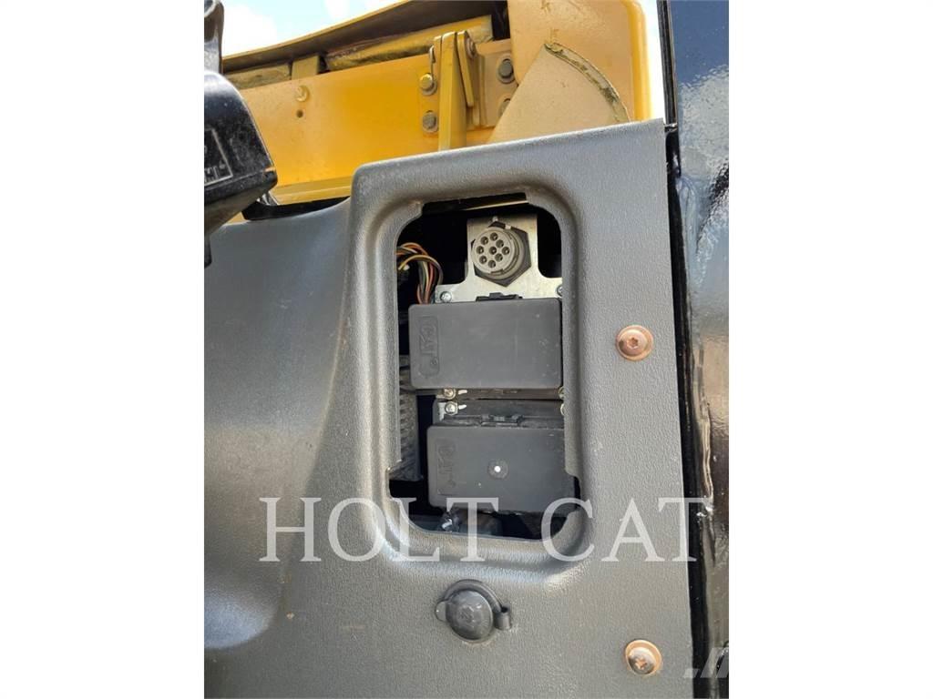 CAT CP54B Грунтовые катки