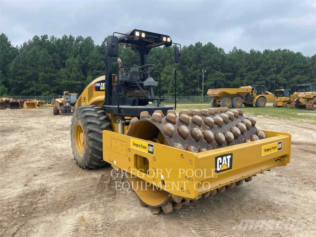CAT CP54B Грунтовые катки