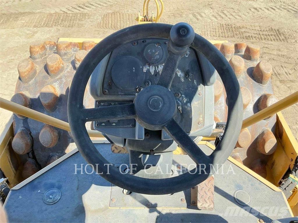 CAT CP56 Грунтовые катки
