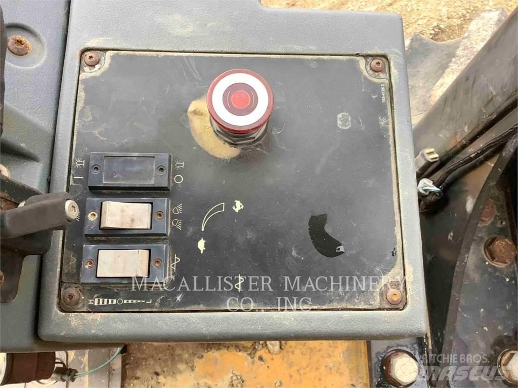 CAT CP563E Грунтовые катки