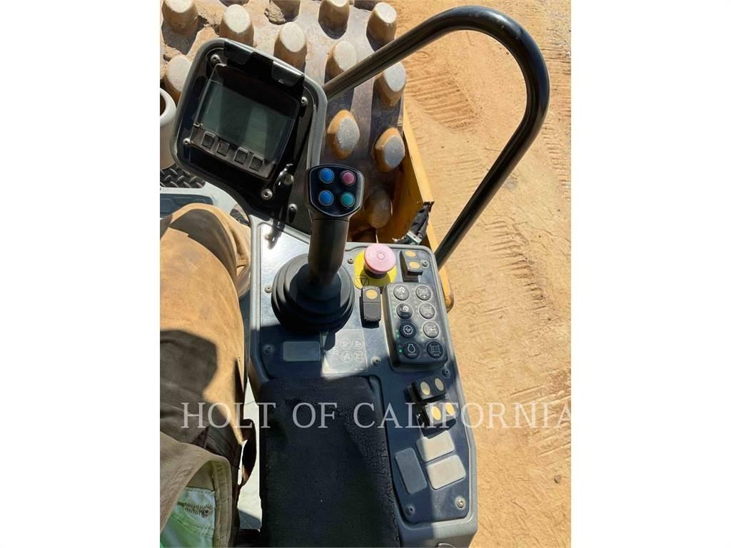 CAT CP56B Грунтовые катки