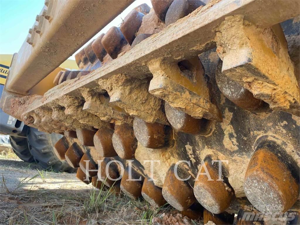 CAT CP56B Грунтовые катки
