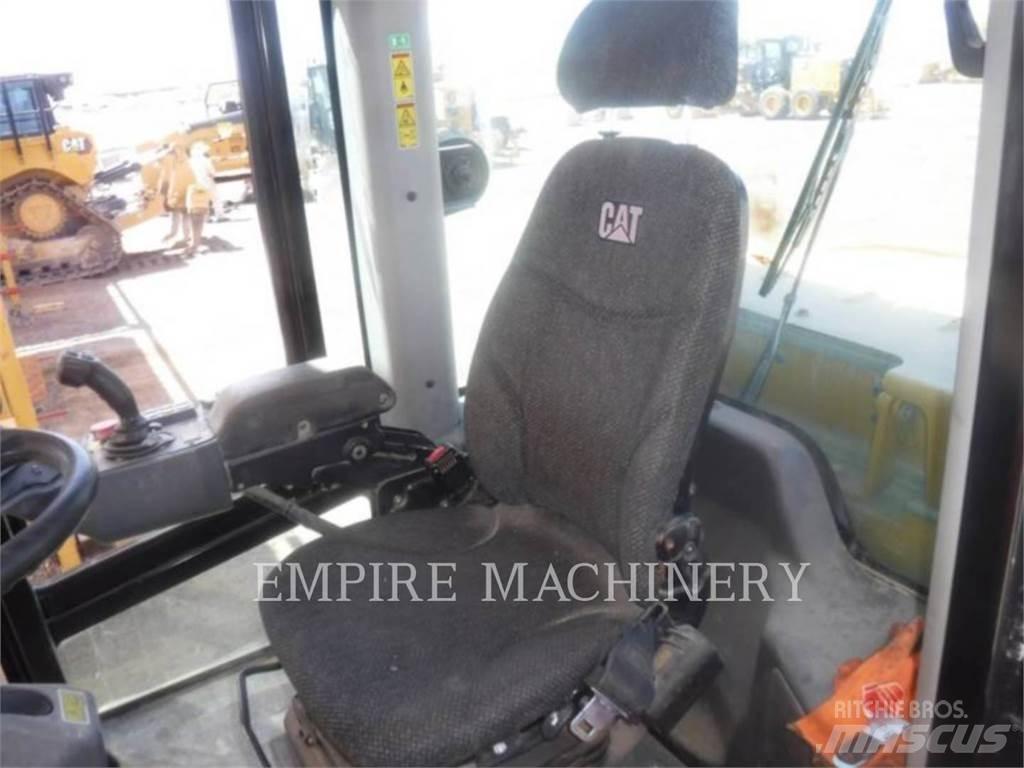 CAT CP56B Грунтовые катки