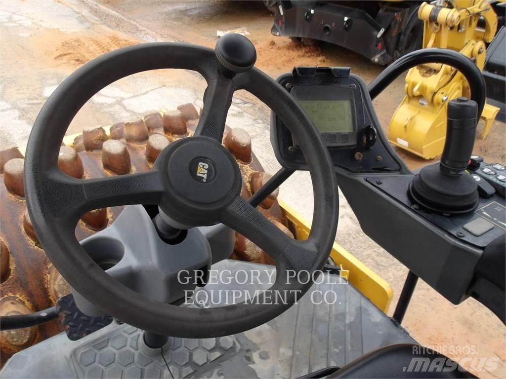 CAT CP56B Грунтовые катки