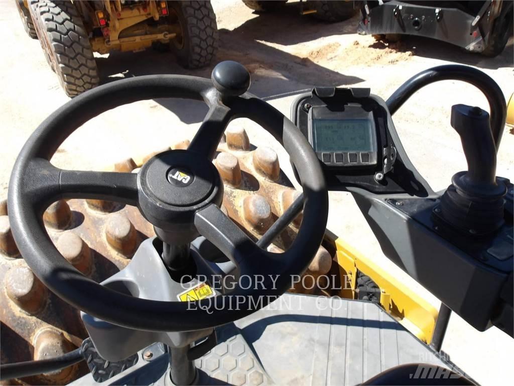 CAT CP56B Грунтовые катки
