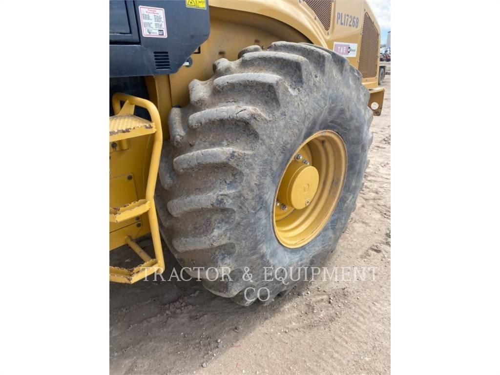 CAT CP56B Асфальтоукладчики