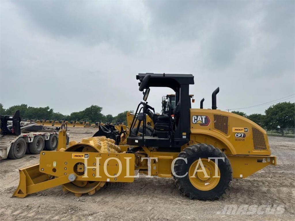 CAT CP7 Грунтовые катки