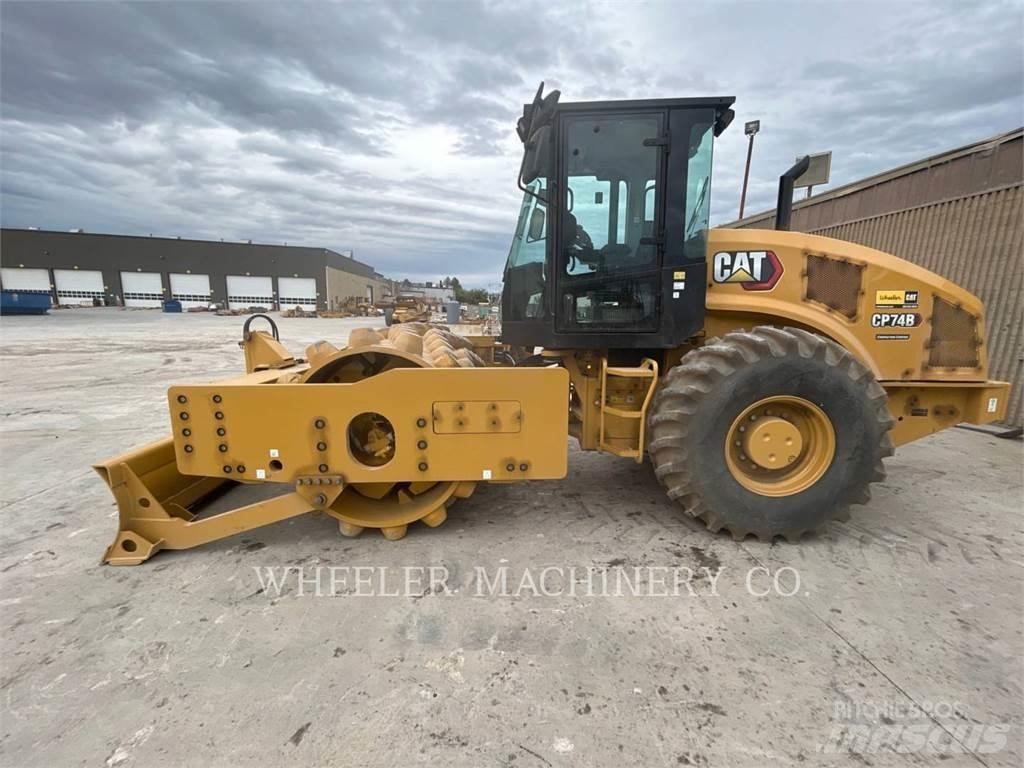 CAT CP74B Грунтовые катки