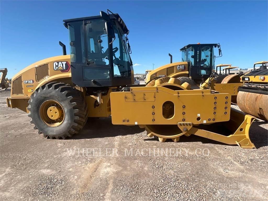 CAT CP74B Грунтовые катки