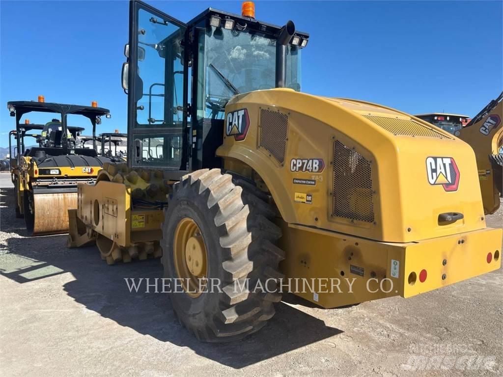 CAT CP74B Грунтовые катки