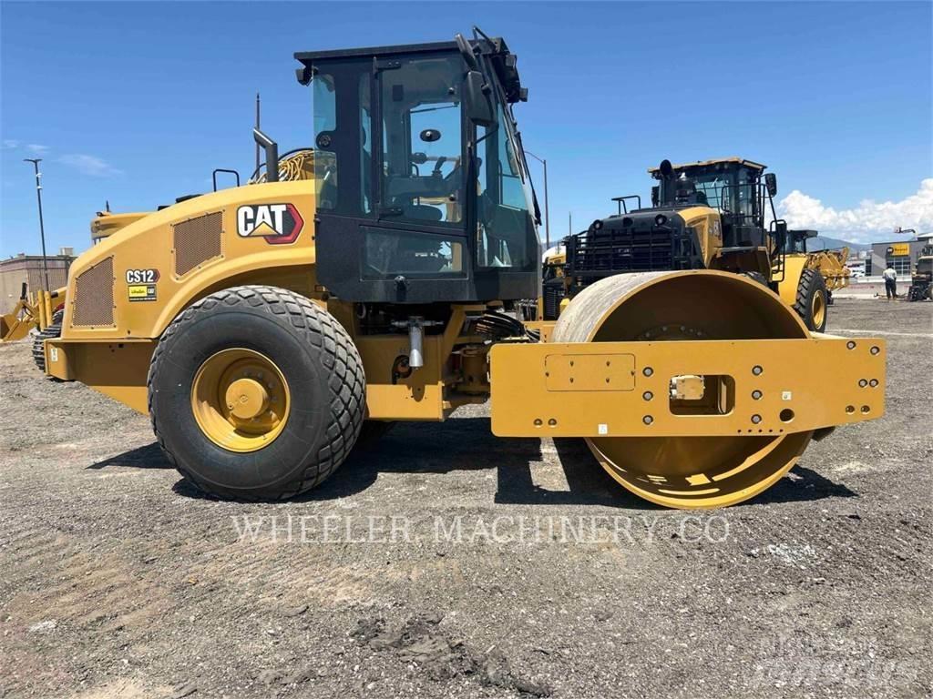 CAT CS12 Грунтовые катки