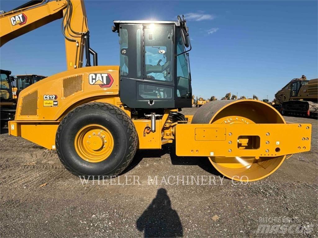 CAT CS12 Грунтовые катки