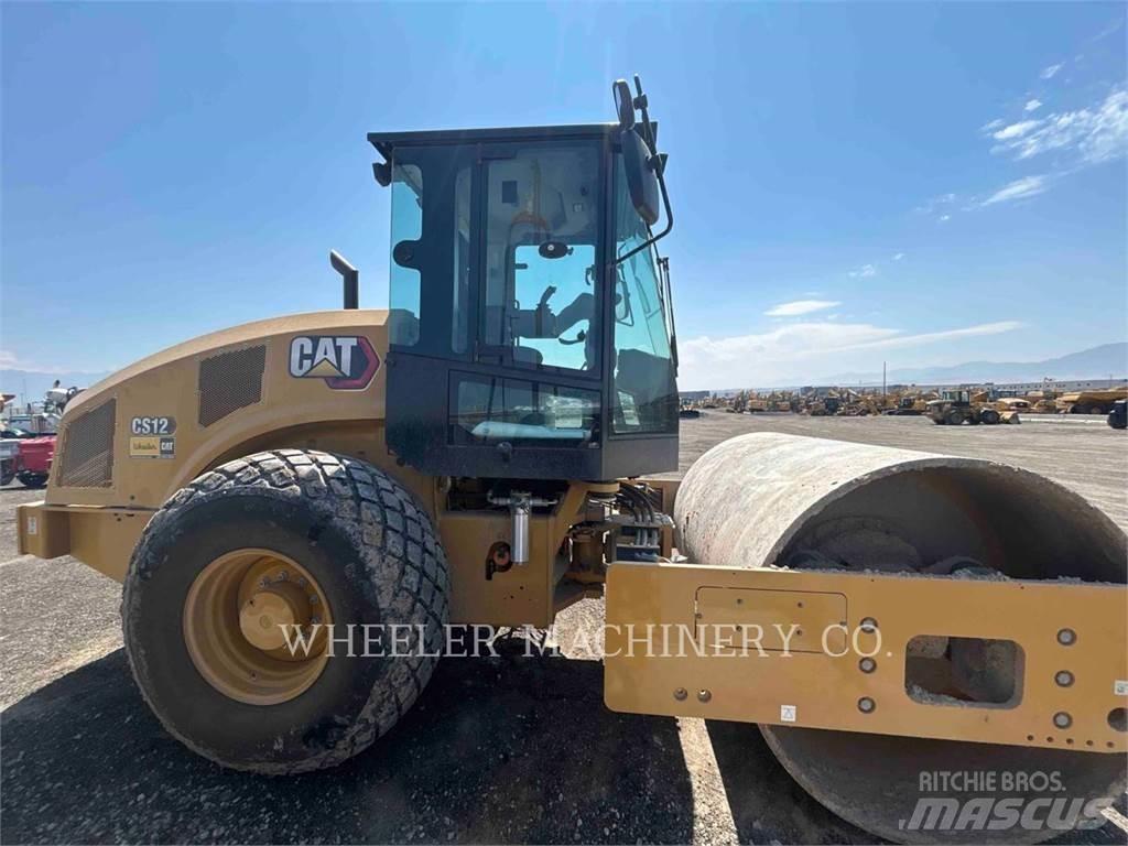 CAT CS12 Грунтовые катки