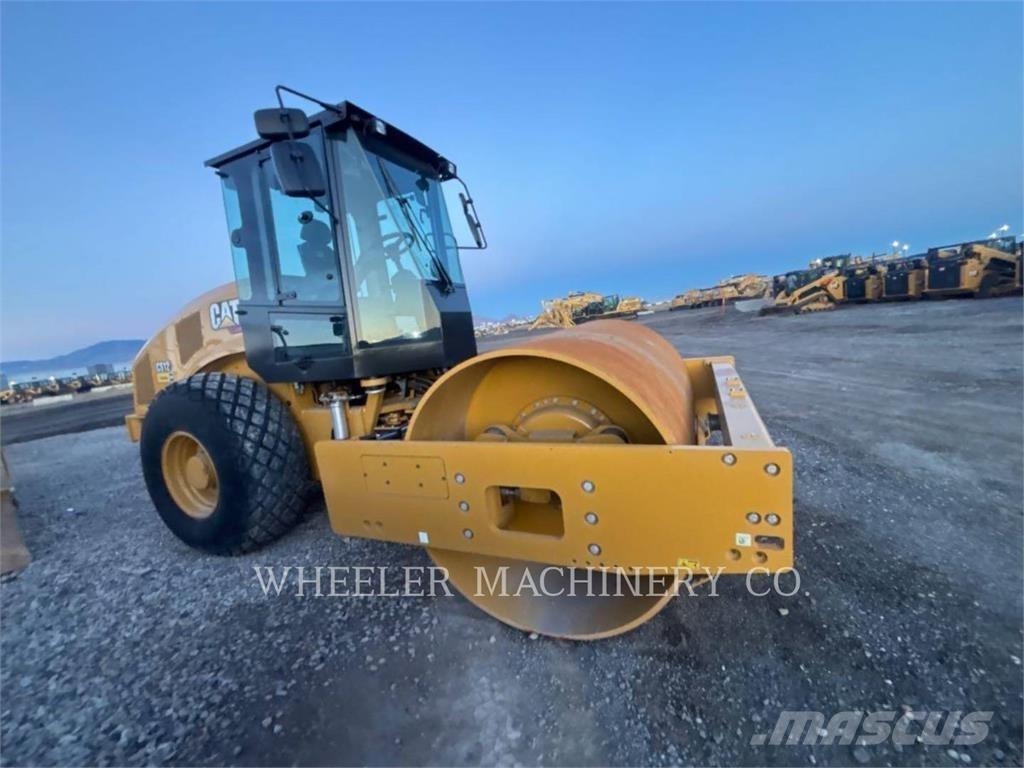 CAT CS12 Грунтовые катки