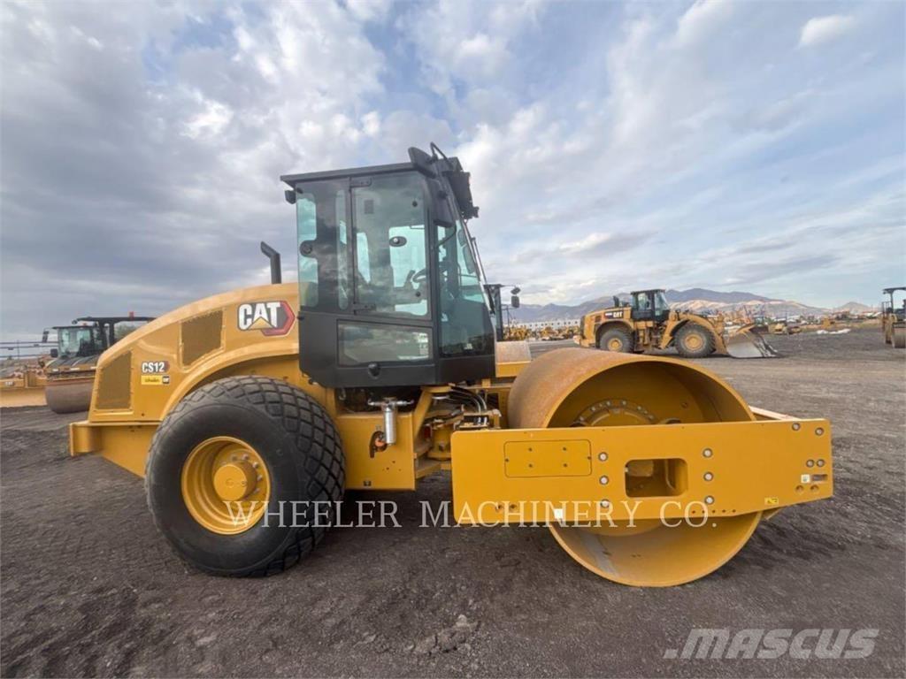 CAT CS12 Грунтовые катки