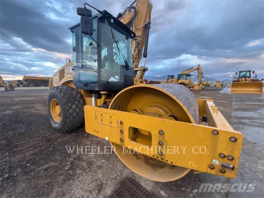 CAT CS12 Грунтовые катки