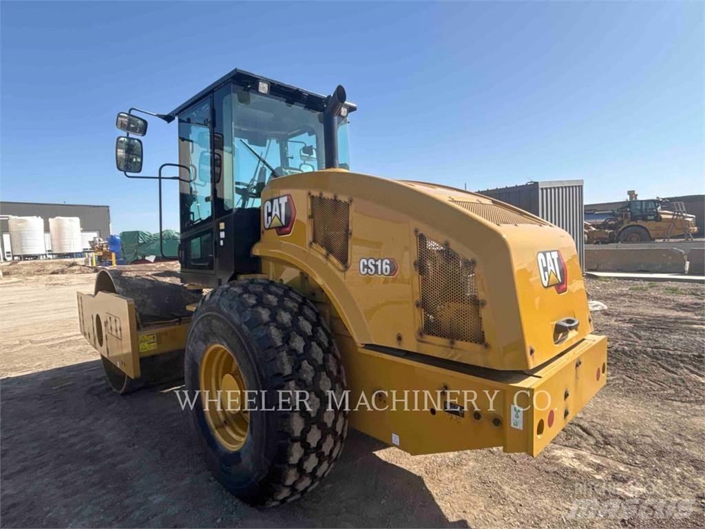CAT CS16 Грунтовые катки