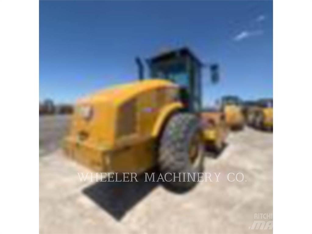 CAT CS16 Грунтовые катки