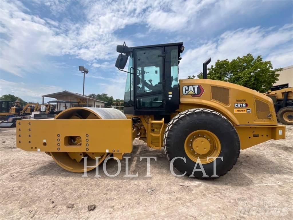 CAT CS19 Грунтовые катки