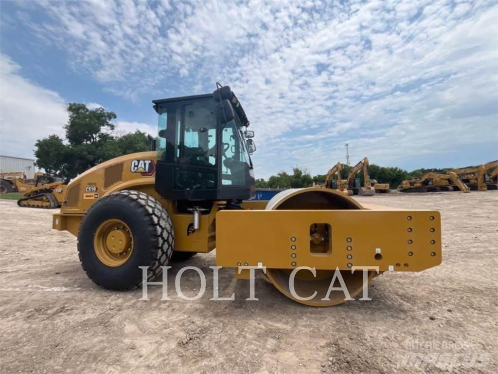 CAT CS19 Грунтовые катки