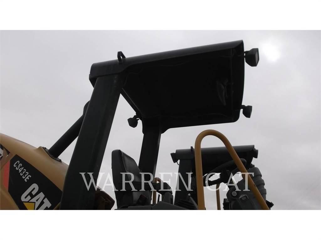 CAT CS433E Асфальтоукладчики