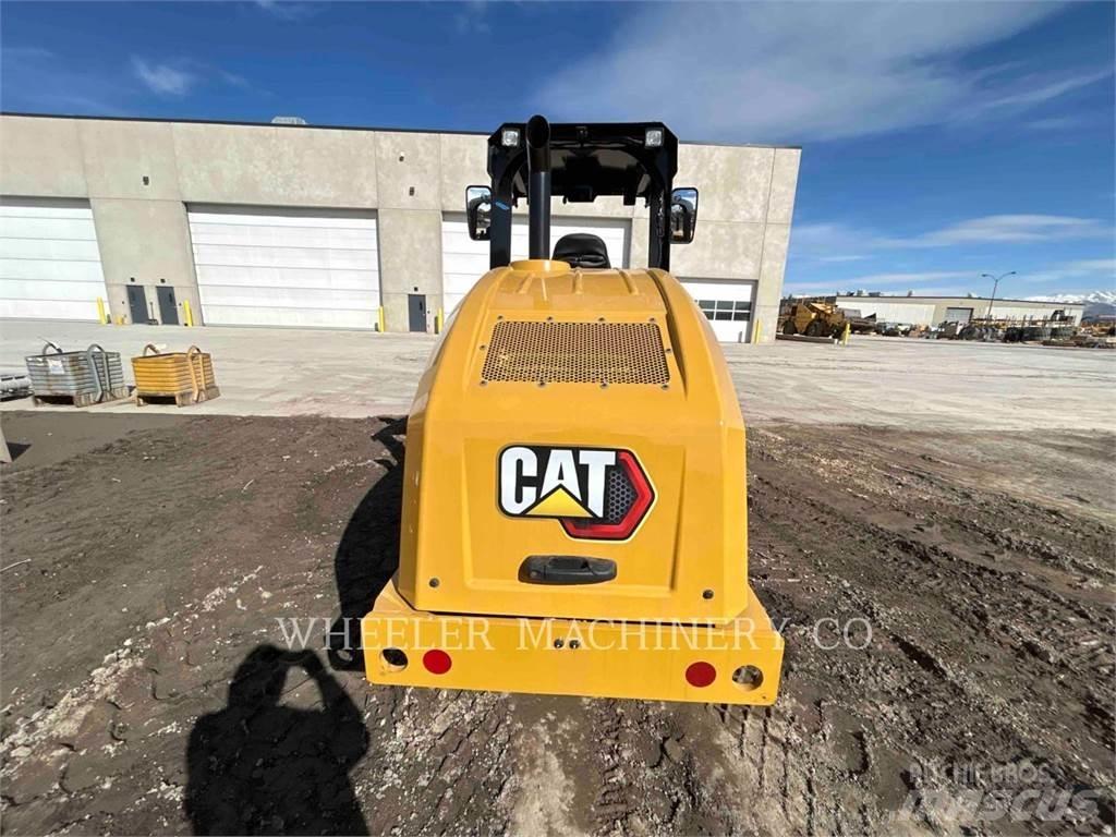 CAT CS44B Грунтовые катки
