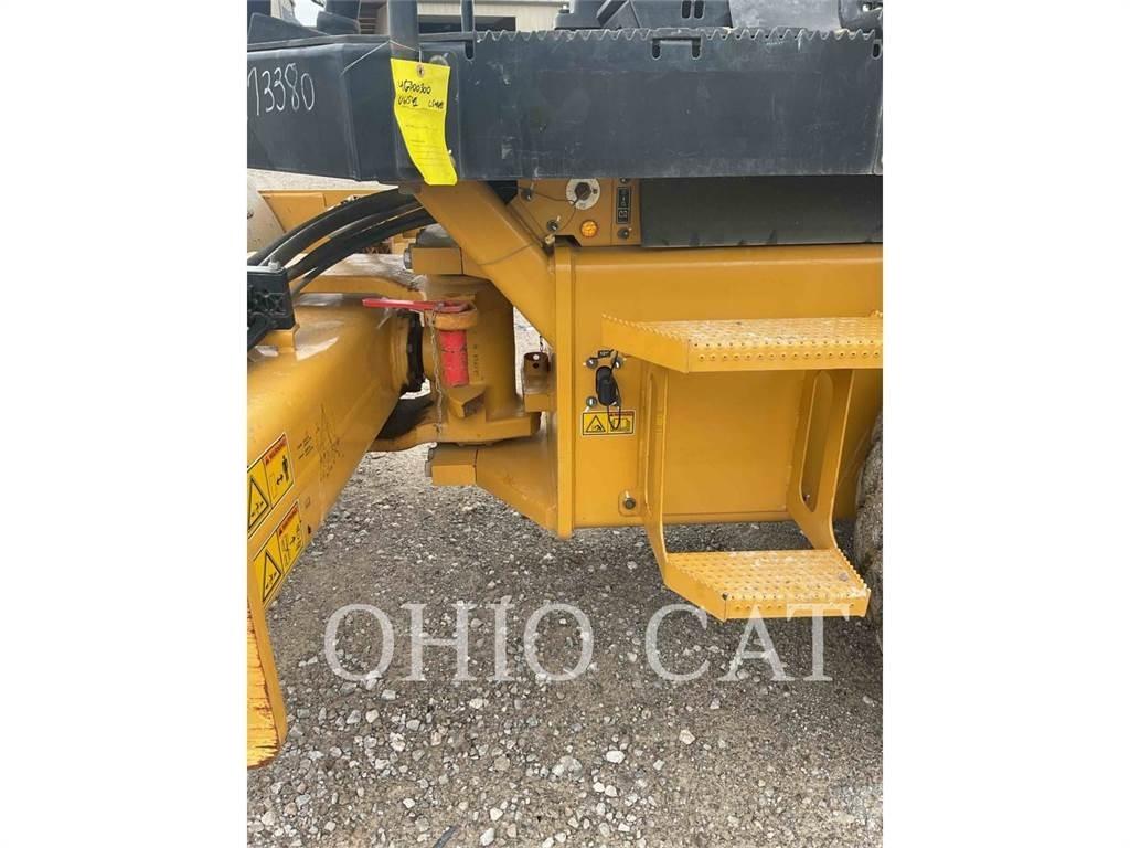 CAT CS44B Комбинированные катки