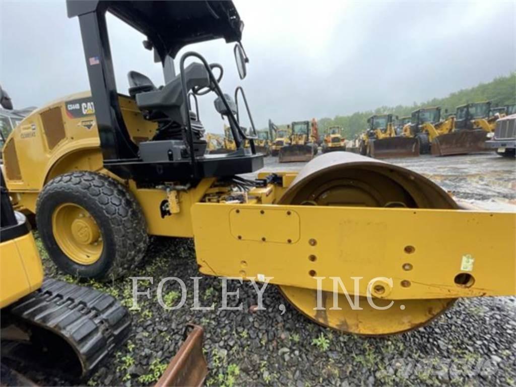 CAT CS44B Грунтовые катки
