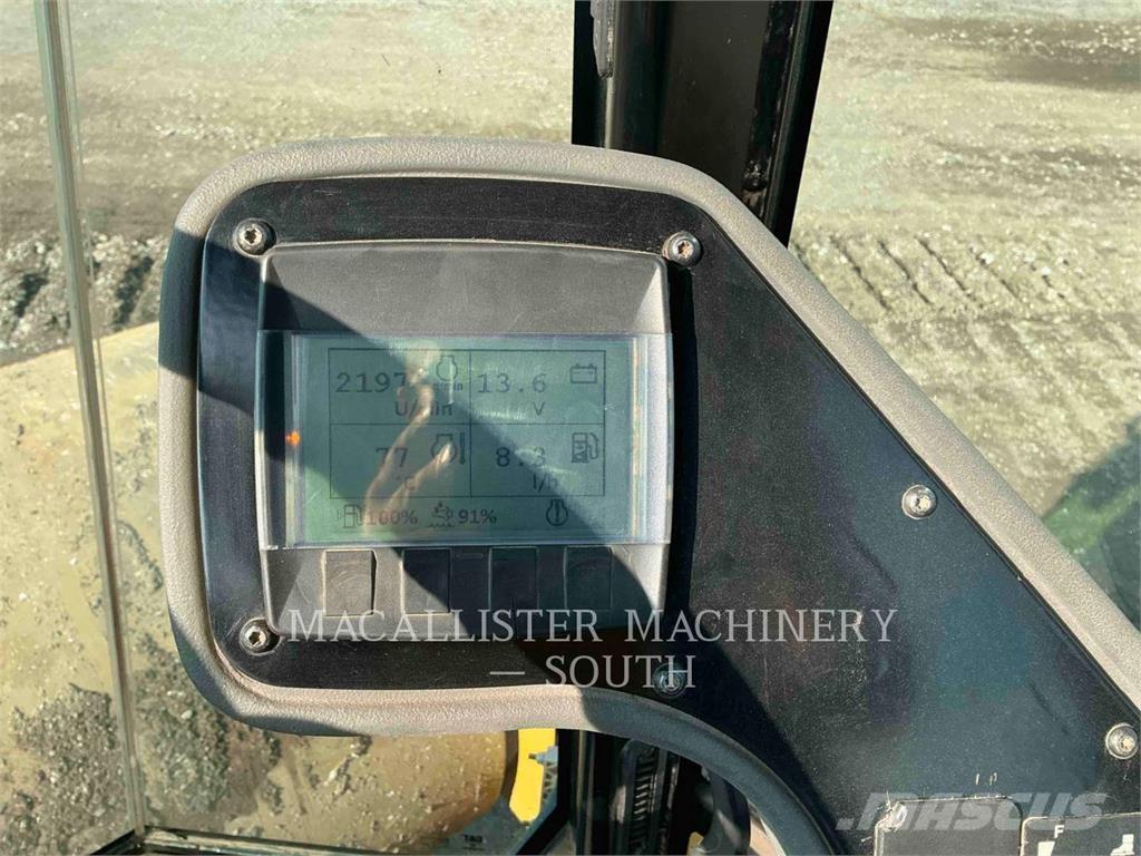 CAT CS44B Грунтовые катки
