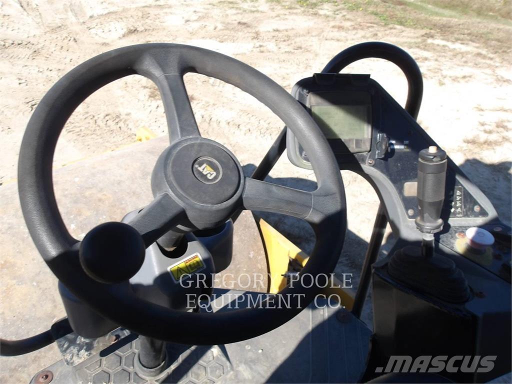 CAT CS44B Грунтовые катки