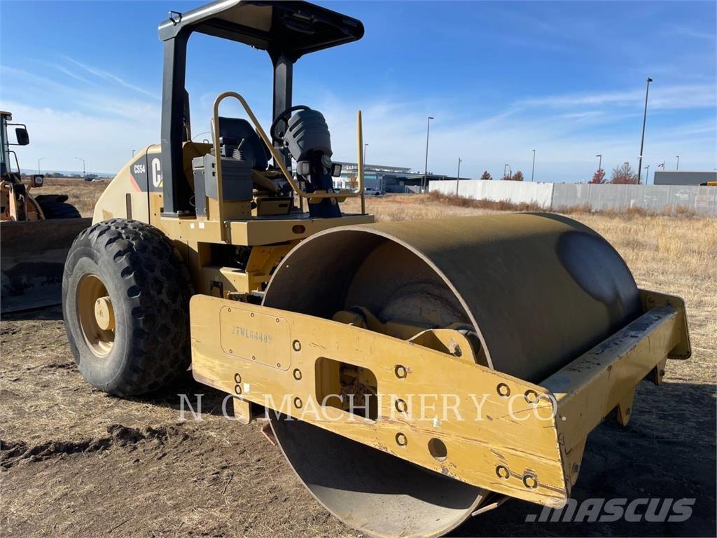 CAT CS54 Асфальтоукладчики