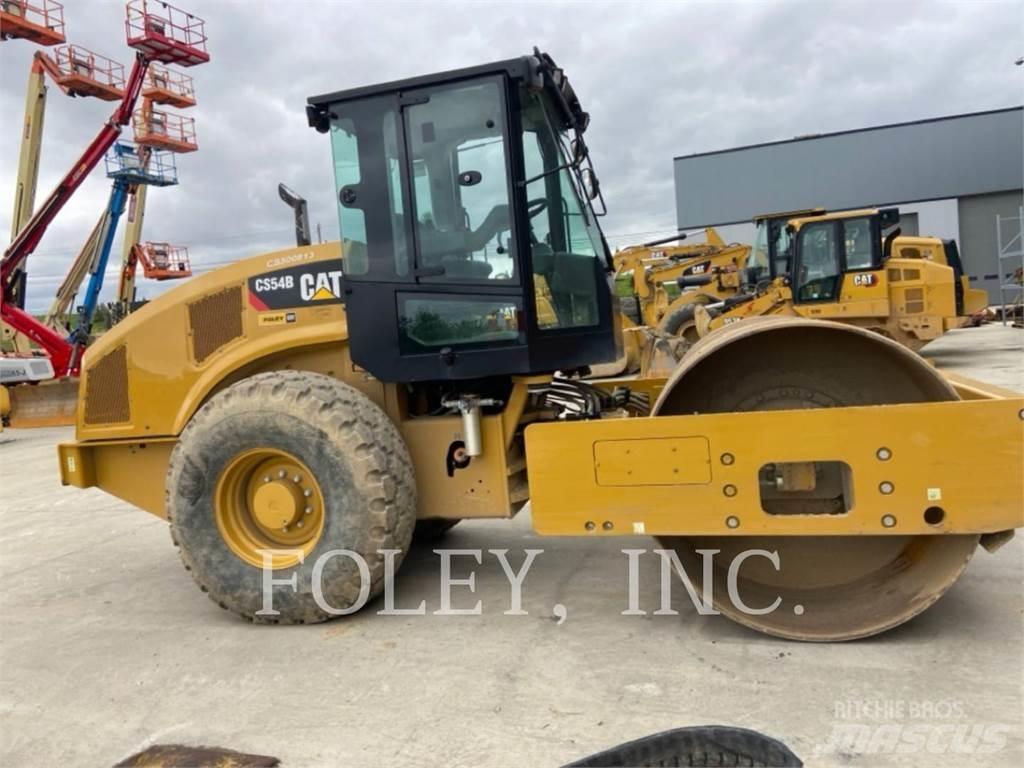 CAT CS54B Грунтовые катки